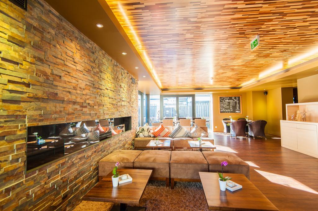 Living Max Hotel Целль-ам-Зе Экстерьер фото